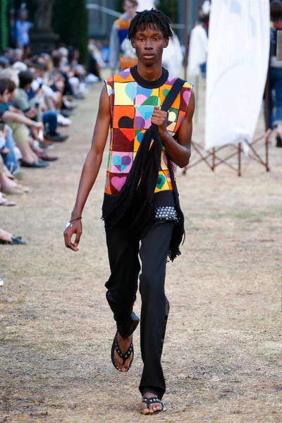 Look 29